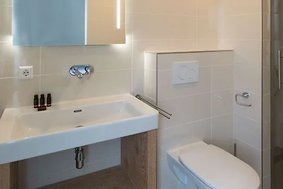 Schöne Villa mit Whirlpool am Tjeukemeer