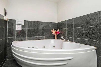 12 person holiday home in Ebeltoft-By Traum