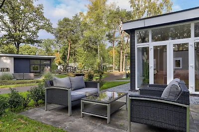 Modernes Haus in ruhiger Lage am Waldrand