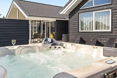18 Personen Ferienhaus in Spøttrup