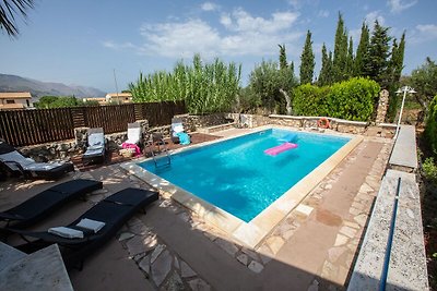 Stunning Villa in Contrada Sarmuci with Pool