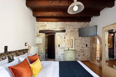 Villa in Garazo mit Pool und Bergblick