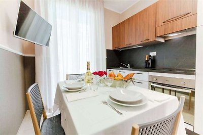 Urbane Appartement in Alba Adriatica bij Zee