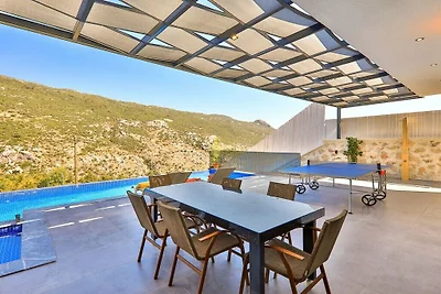 Villa in Kalkan mit Schwimmbecken