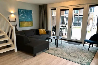 Geräumige Lodge mit Veranda in Zoutelande