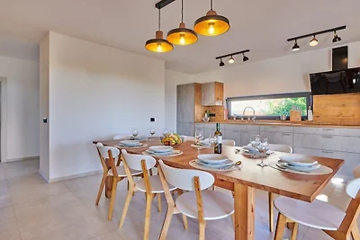 Villa in Marčana mit Schwimmbecken