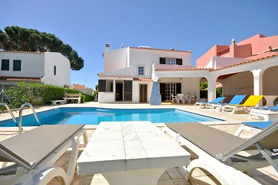 Schönes Ferienhaus in Vilamoura mit Grill
