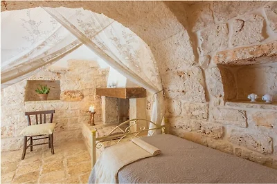 Trullo con piscina per bambini