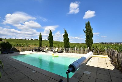 Geräumige Villa mit Pool in Vinzelles
