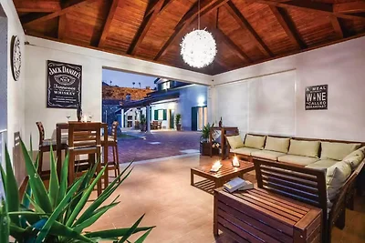 Familienvilla mit Meerblick und beheiztem...