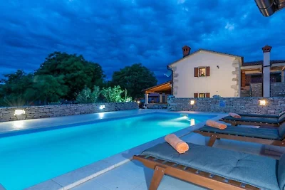 Ferienhaus in Trget mit Schwimmbecken
