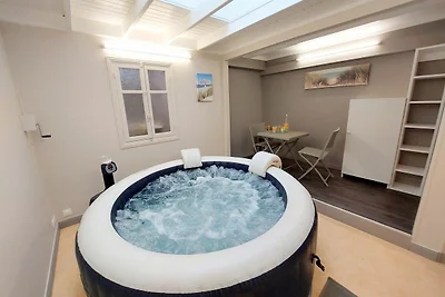 Komfortables Ferienhaus mit Jacuzzi zwischen ...