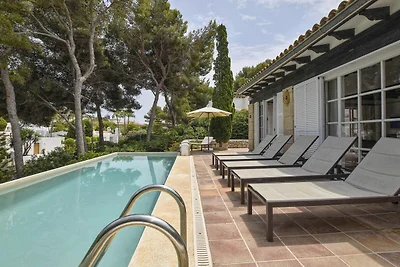 Villa di lusso con piscina e vista sul mare