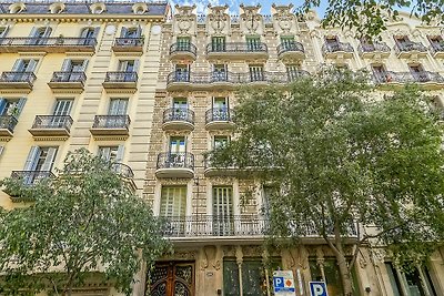 Modern Villa in Eixample with Sea Near