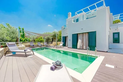 Splendida villa a Gerani con piscina privata