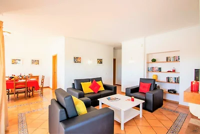 Villa mit 3 Zimmern und Garten