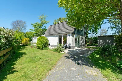 Ferienhaus mit Pool am Meer