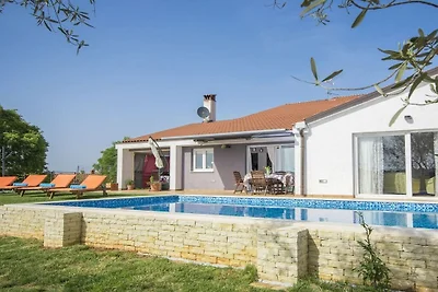 Villa in Rovinj mit Terrasse