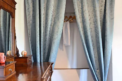Komfortables Ferienhaus in Pistoia mit Pool