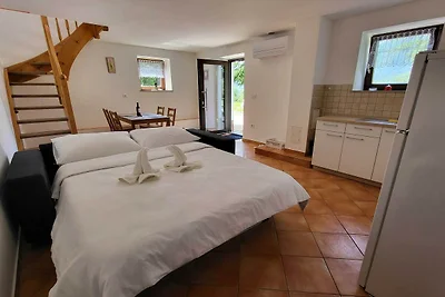 Peaceful Countryside Holiday Home with Terrac...