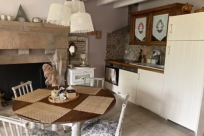 Wohnung in einem Dorf mit Swimmingpool