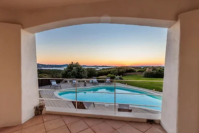 Üppige Villa in der Nähe des Strandes von...