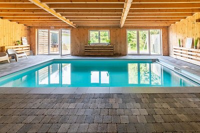 Splendida villa con piscina e sauna a...