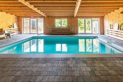 Herrenhaus mit Schwimmbad und Sauna