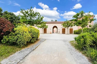 Vakantiehuis in Grospierres met Waterpark