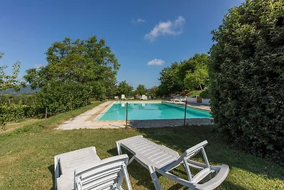 Luxuriöse Villa in Umbertide mit Swimmingpool