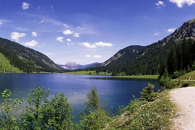 Hütte in Zöblen mit Schwimmbecken