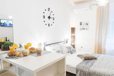 Apartments C-enter - Deluxe Studio Apartment...