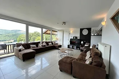 Luxuriöse Villa mit Pool in Stavelot