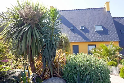Ferienhaus in Guisseny mit Jacuzzi & Strand