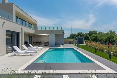 Wunderschöne Villa mit Pool und Wellness