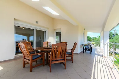 Villa Elisa with pool in Istria