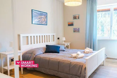 Lemon Apartment with Garden and Sea View