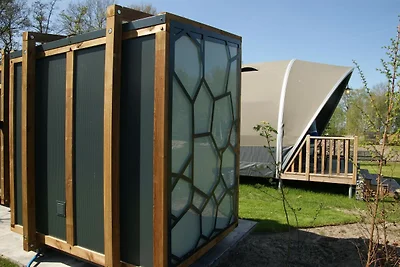 Luxuriöses Zelthaus mit Infrarotsauna