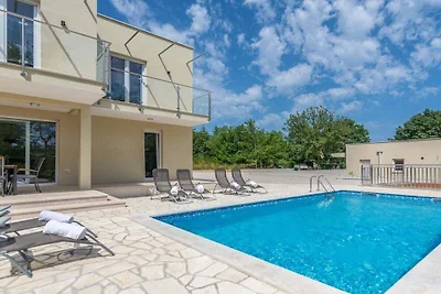 Villa in Labin mit Schwimmbecken