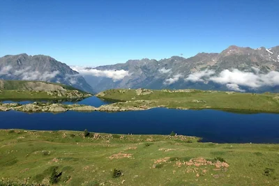 Wohnung in L'Éclose mit Bergblick