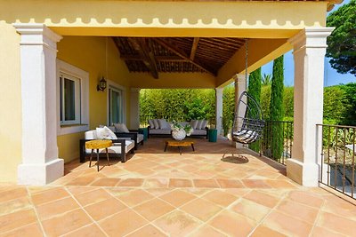 Villa in Grimaud with Swimming Pool