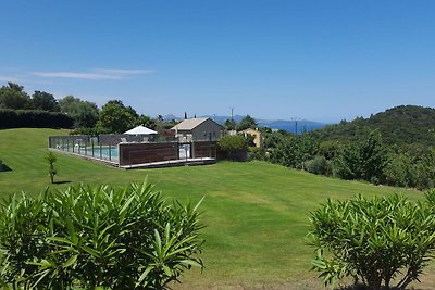 Einladende Villa mit Gemeinschaftspool in der...