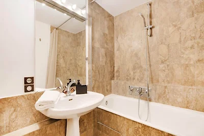 Apartment in der Nähe des Eiffelturms mit Bli...