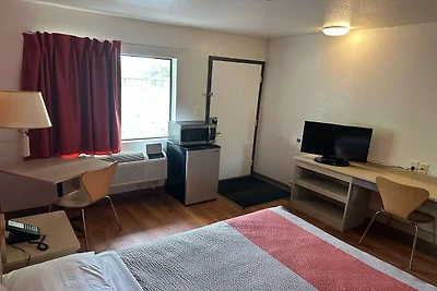 Queensize-Bett mit Kühlschrank