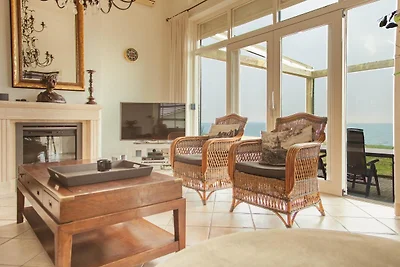Panorama-Villa mit Sauna und Seeblick