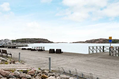 2 persone case ad LYSEKIL