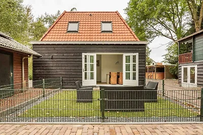 Schönes Ferienhaus in Poortugaal mit Garten