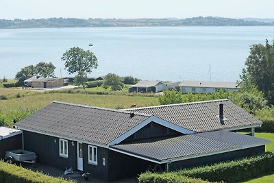 Geräumiges Ferienhaus in Egernsund mit...