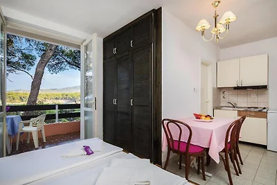 Apartment in Jelsa mit Swimmingpool