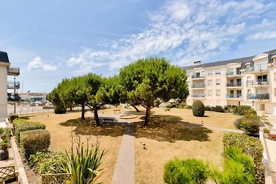 Entfliehen Sie in der Nähe des Hafens von Les...